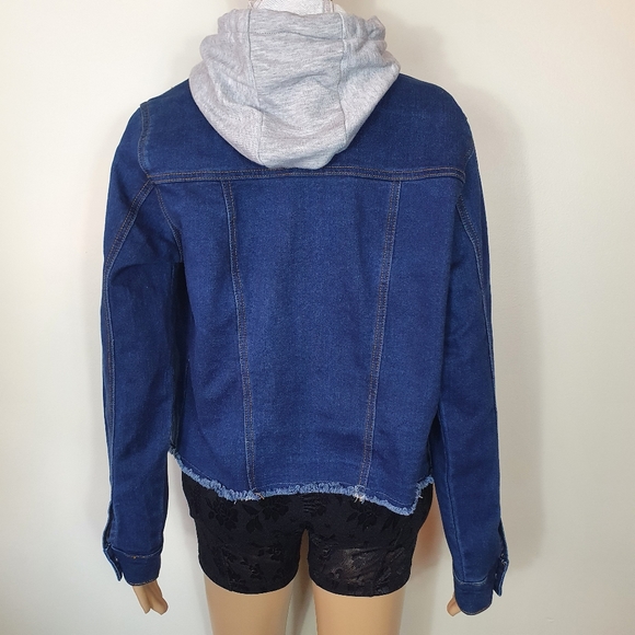 NWT Crossroads denim jacket Blue Size 12 with hoodie (detachable) - Picture 3 of 8